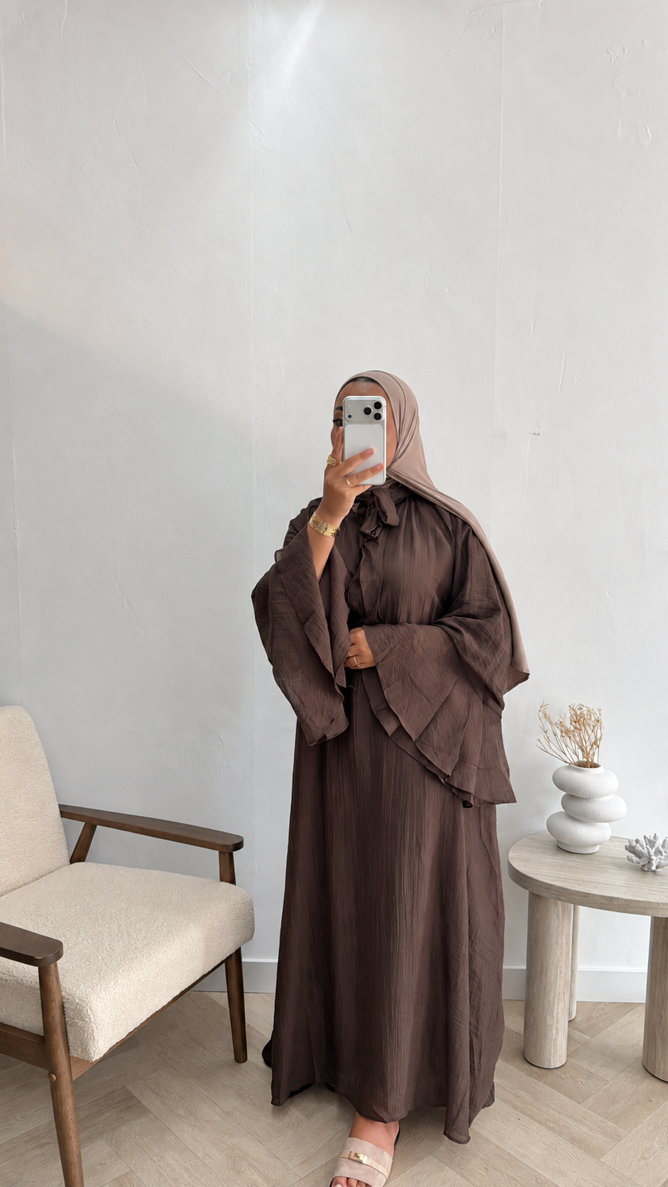 RUFFLE DRESS DARKBROWN