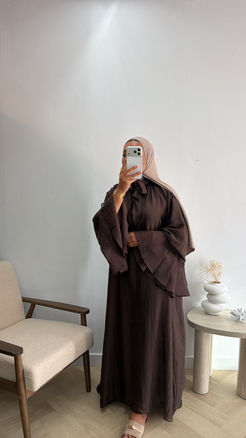 RUFFLE DRESS DARKBROWN