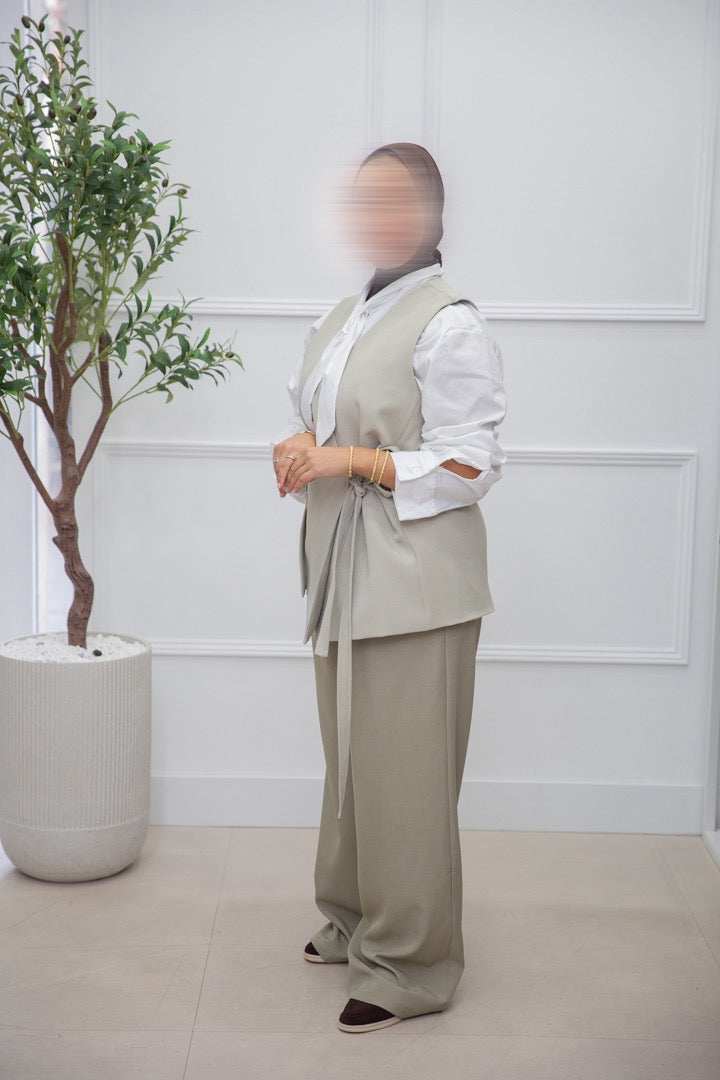 WITTE BLOUSE MET KRAAG
