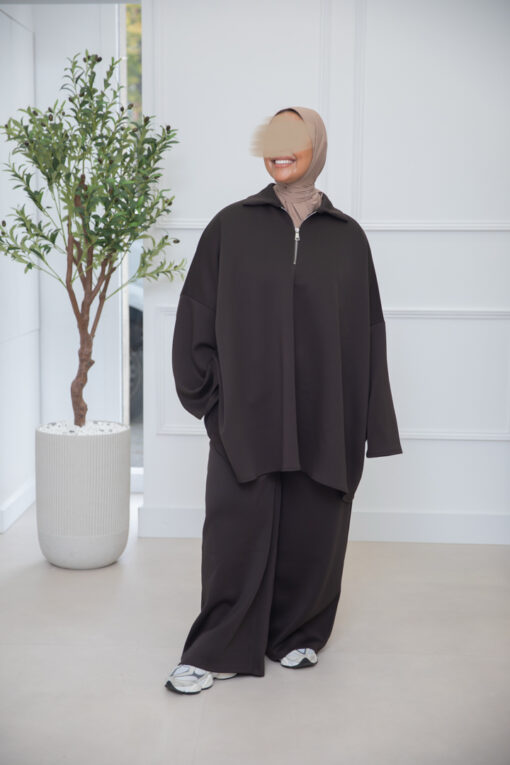 COMFY SET ZIPPER DARKBROWN