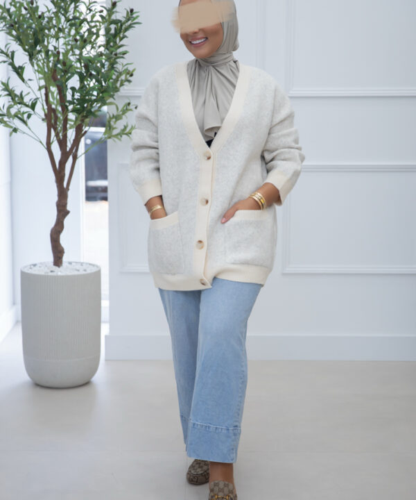 BEIGE VEST MET KNOPEN