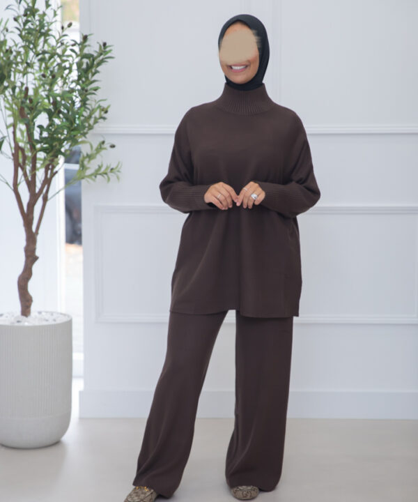 KNITTED SET DARKBROWN