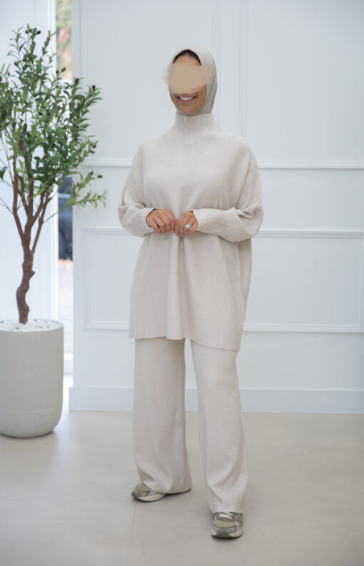 KNITTED SET BEIGE