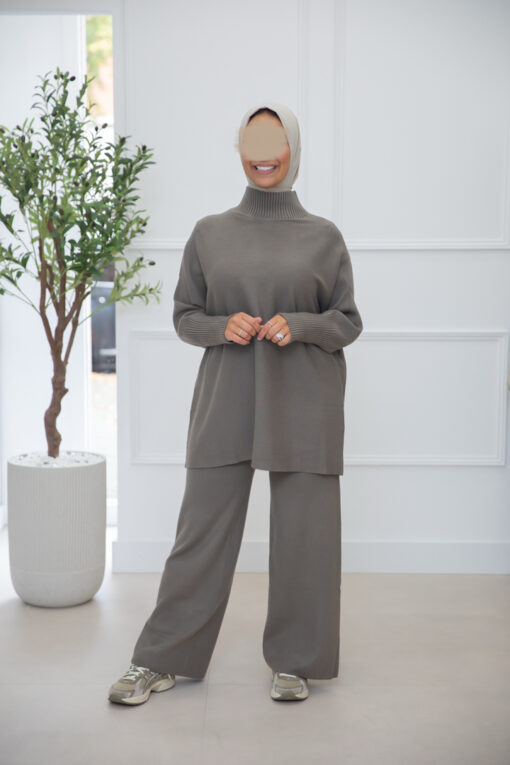 KNITTED SET TAUPE