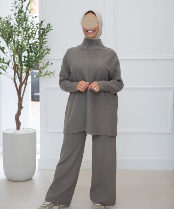 KNITTED SET TAUPE
