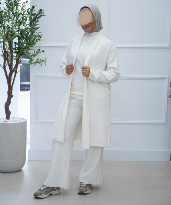 Alternative view of THREE PIECE SET CREAM