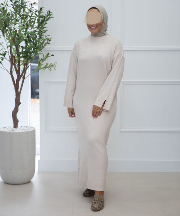 Alternative view of SWEATERDRESS MET SPLIT BEIGE