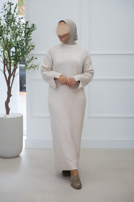 SWEATERDRESS MET SPLIT BEIGE