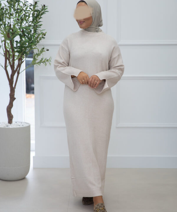 SWEATERDRESS MET SPLIT BEIGE