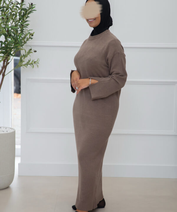 SWEATERDRESS MET SPLIT
