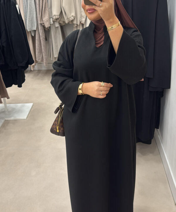 JERSEY DRESS MET KRAAG BLACK