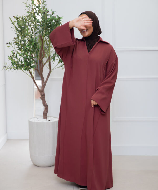 ABAYA MET KRAAG CHERRY