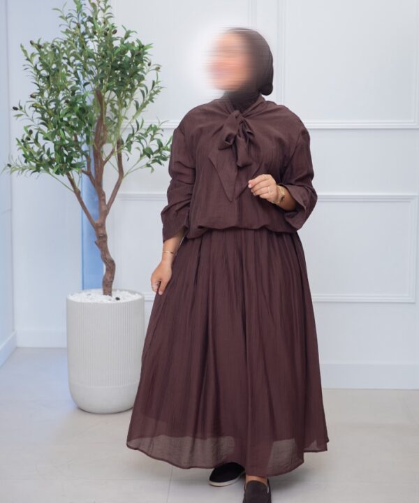 Alternative view of ROKSET MET STRIK BRUIN