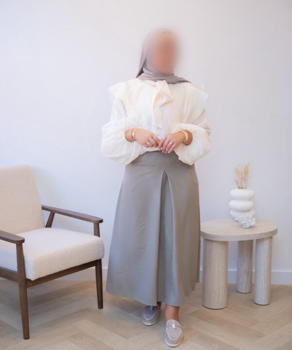 RUFFLE BLOUSE BEIGE