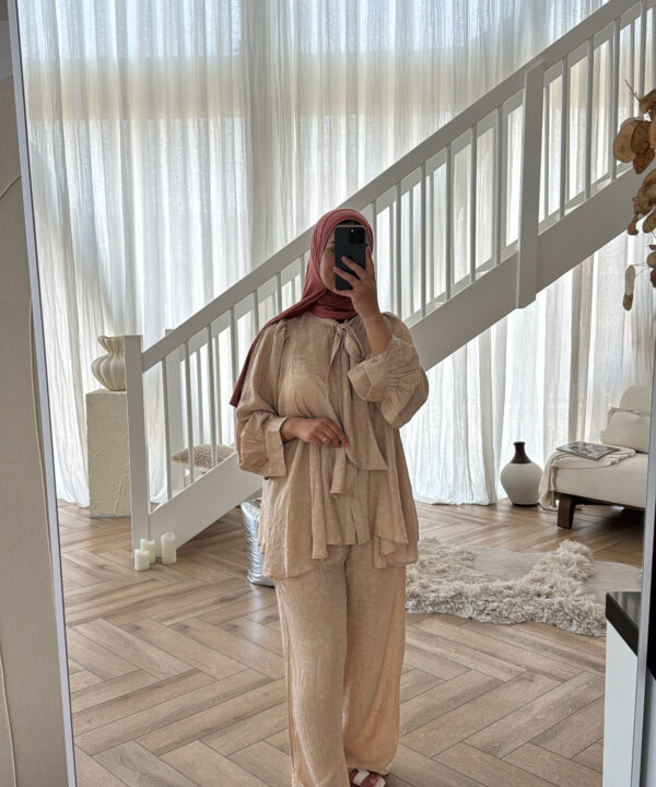 Alternative view of TWO PIECE SET DARKBEIGE