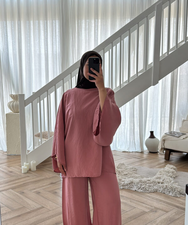 Alternative view of BROEK SET KORAAL